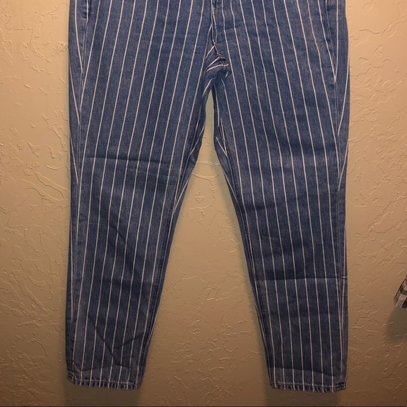 American Eagle Mom Jeans - Picture 2 of 4